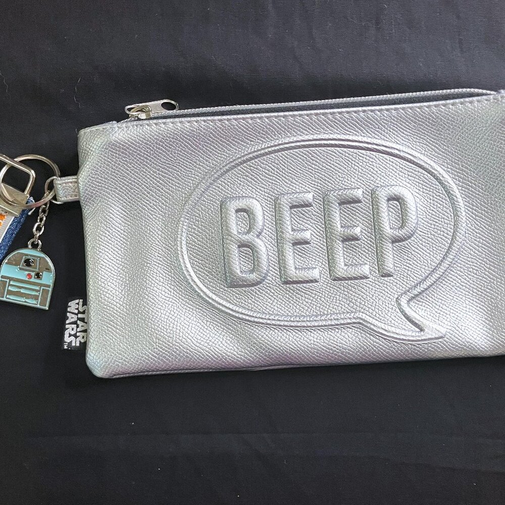 NEW BioWorld R2D2 Silver Beep Boop Clutch Purse with Wrist Holder and Charm